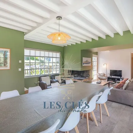 Villa Proche Centre Et Avec Animaux Admis, Parking - Fr-1-821-39 *