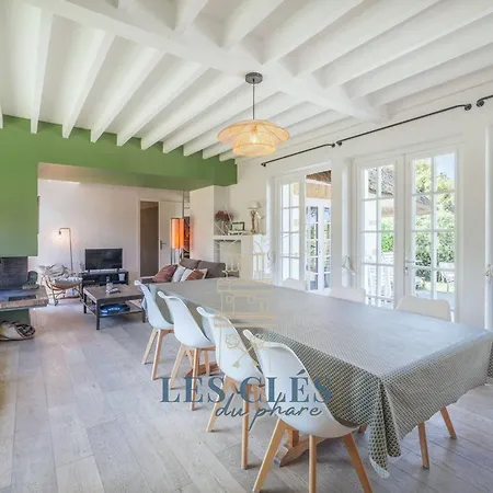 Proche Centre Et Avec Animaux Admis, Parking - Fr-1-821-39 Villa