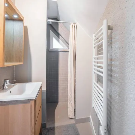 Villa Proche Centre Et Avec Animaux Admis, Parking - Fr-1-821-39