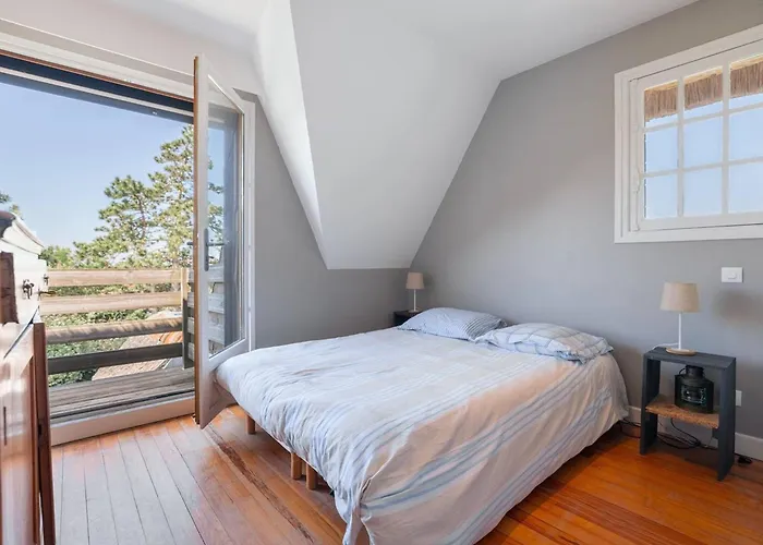 Villa Proche Centre Et Avec Animaux Admis, Parking - Fr-1-821-39